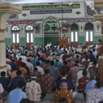 Khutbah Jumat: Menjaga Iman dan Moral: Ancaman Judi Online dan Integritas Pengasuh Pondok Pesantren