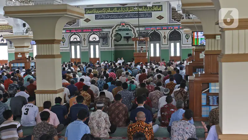 Khutbah Jumat: Menjaga Iman dan Moral: Ancaman Judi Online dan Integritas Pengasuh Pondok Pesantren